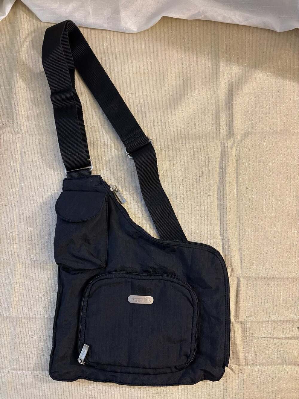 Baggallini Black Nylon Lightweight Sling Crossbody Bag with Multiple Pockets